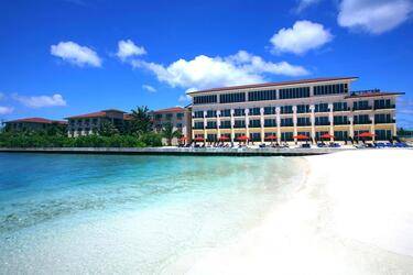 Hulhule Island Hotel 4* Hulhule Island Hotel 4*