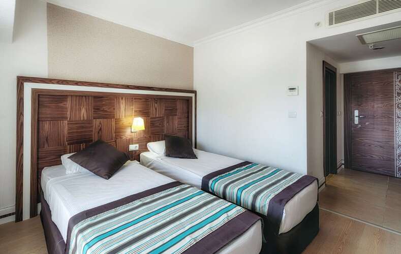 Jura Hotels Kemer Resort (Ex.Royal Towers Hotel Kiris)