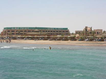 Golden 5 Al Mas Hotel & Beach Resort