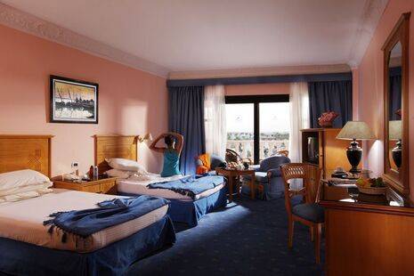 Golden 5 Al Mas Hotel & Beach Resort