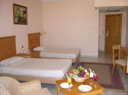 Golden 5 Al Mas Hotel & Beach Resort