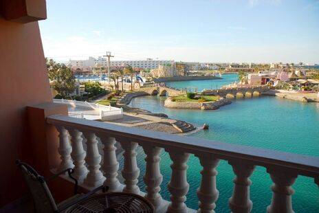 Golden 5 Al Mas Hotel & Beach Resort