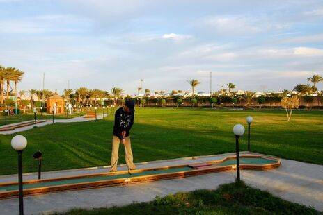 Golden 5 Al Mas Hotel & Beach Resort