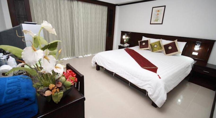 First Residence Hotel