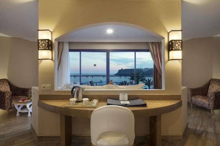 Granada Luxury Resort & Spa