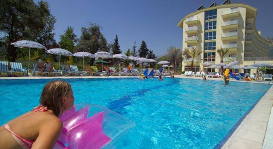 Lims Bona Dea Beach Hotel