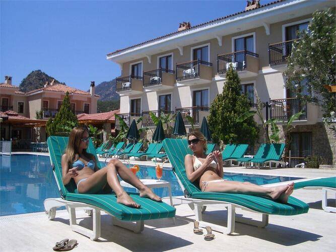 Perdikia Beach Hotel