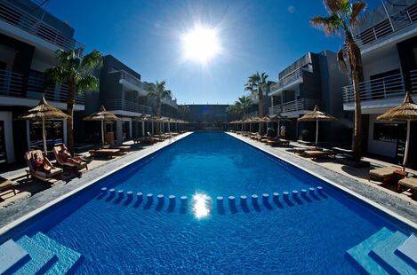 La Rosa Waves Resort And Aqua Park (Ex. Premium Seagull Resort)