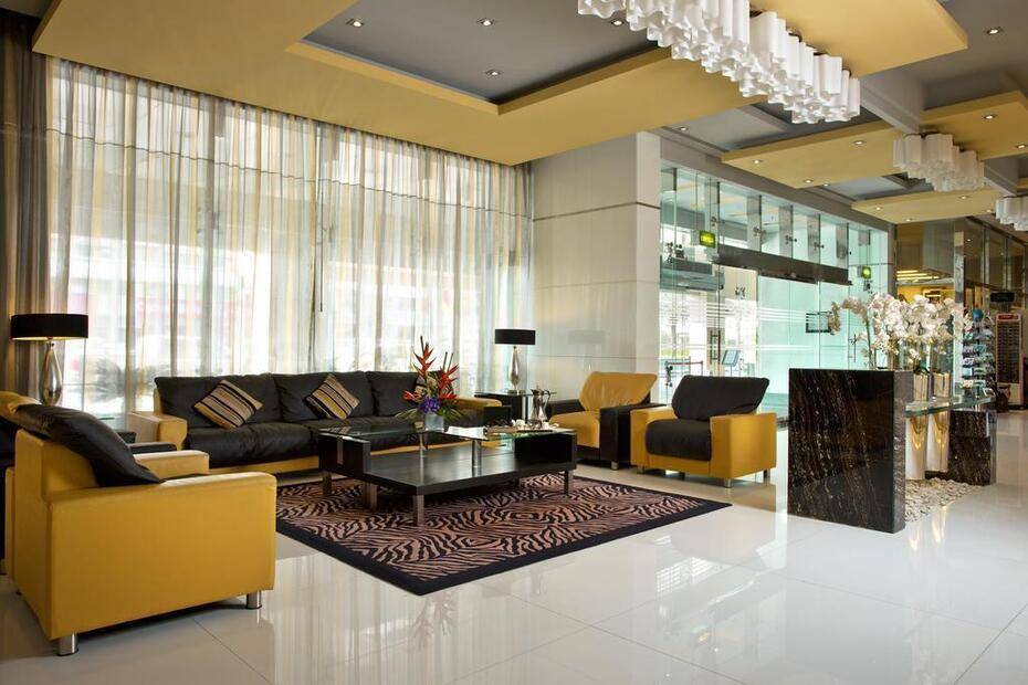 Time Grand Plaza Hotel