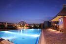 Time Grand Plaza Hotel