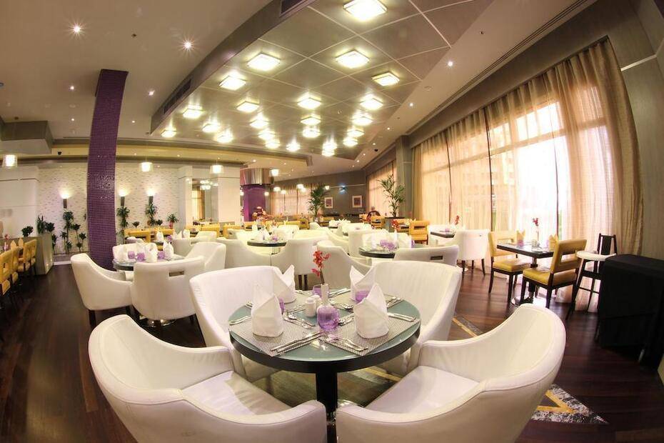 Time Grand Plaza Hotel
