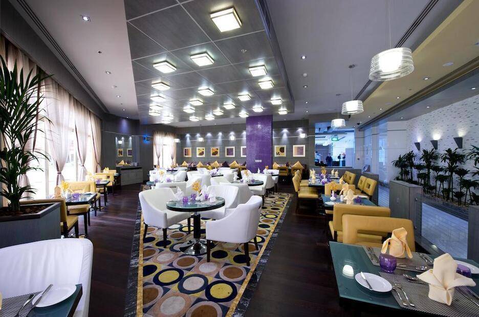 Time Grand Plaza Hotel