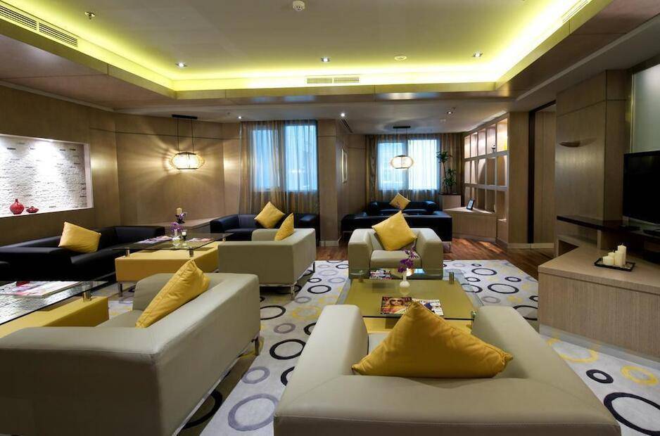 Time Grand Plaza Hotel