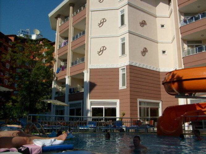 Primera Suite Hotel