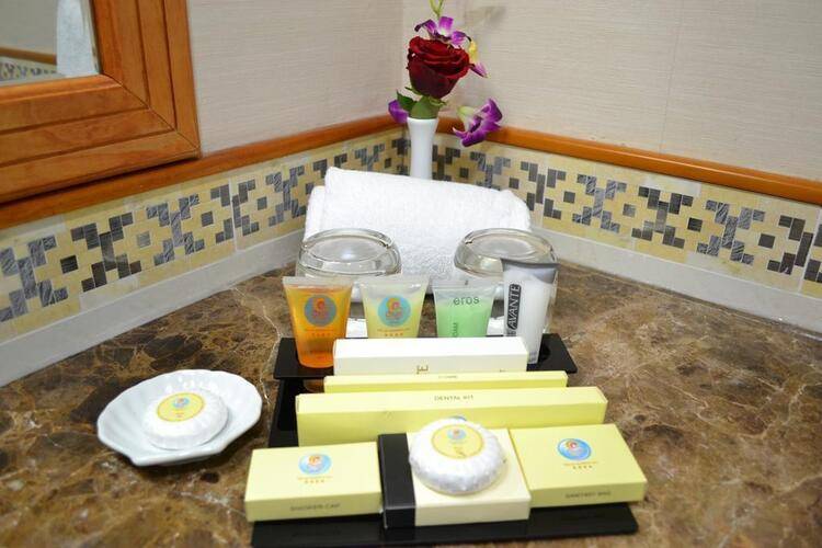Country Club Hotel