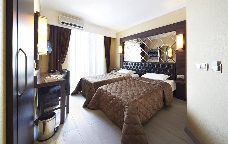 Ideal Piccolo Hotel (Adults Only 16+)