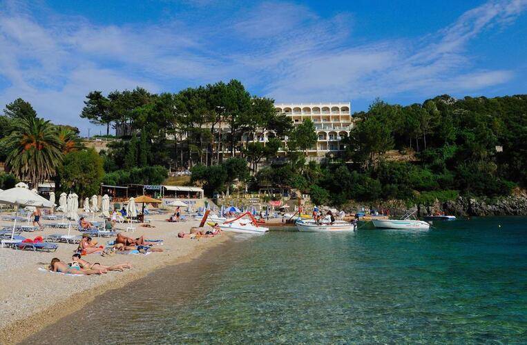 Akrotiri Beach