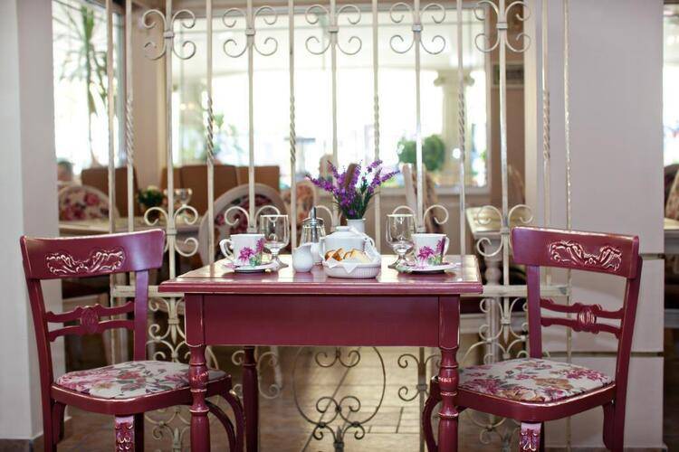 Parthenon Art Hotel