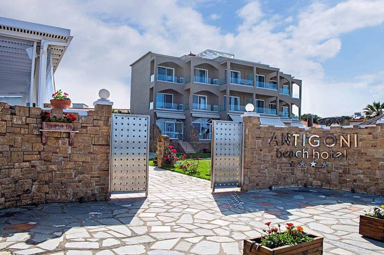Antigoni Beach Hotel & Suites