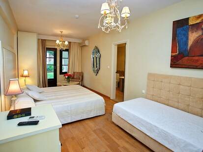 Bomo Assa Maris Beach