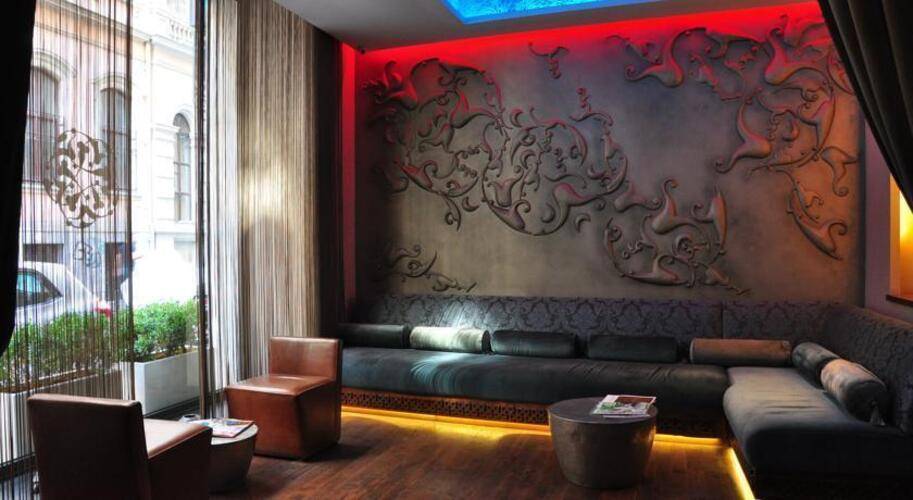Pera Tulip Hotel