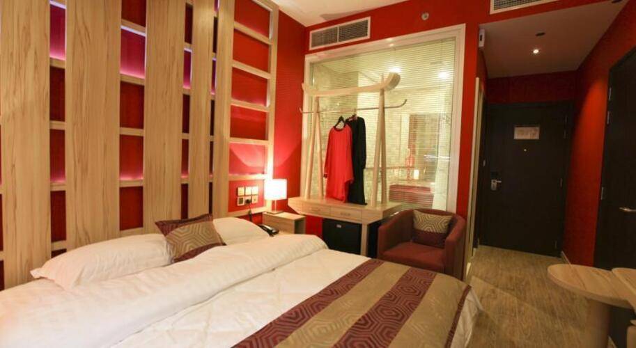 Reflections Hotel