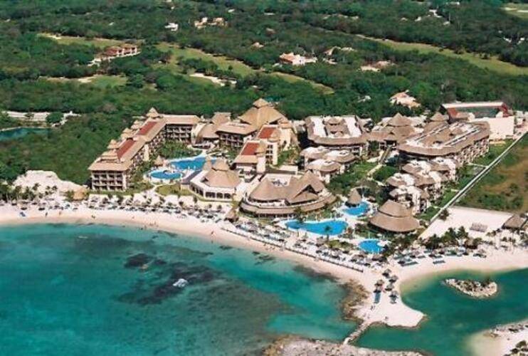Catalonia Yucatan Beach