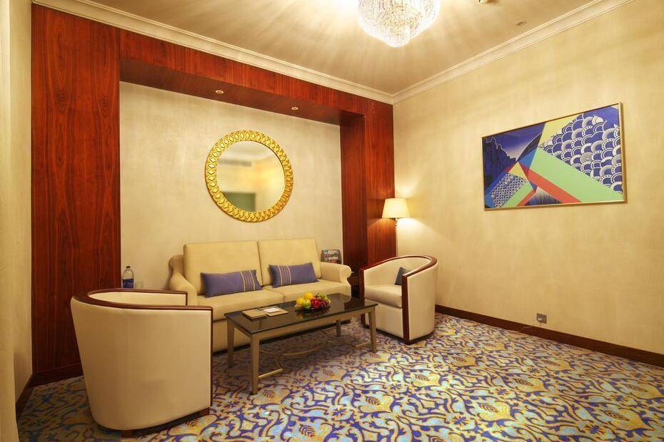 Raviz Center Point Hotel