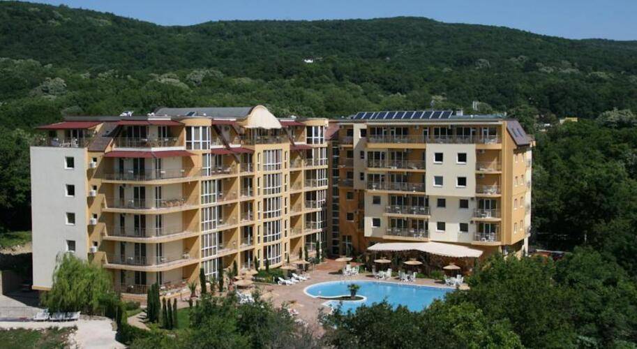 Joya Park Complex