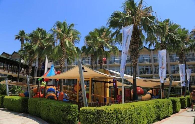 Dobedan World Palace (Eх. Alva Donna World Palace Hotel)