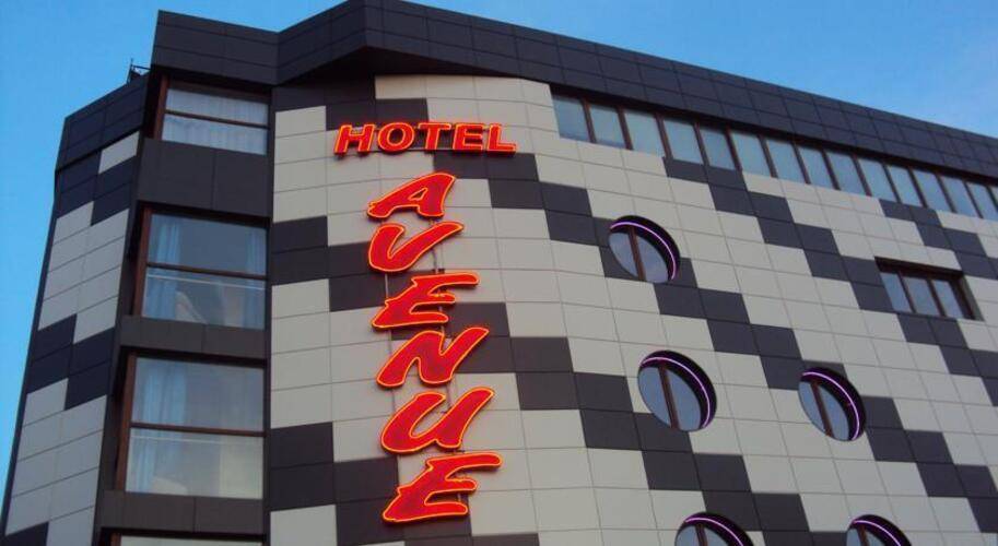 Avenue Hotel
