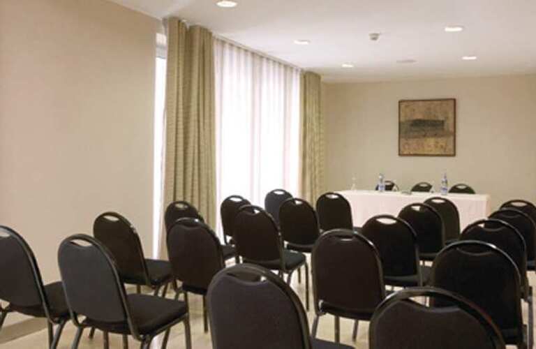 Nh Cristal Hotel