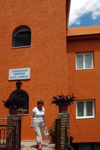 Omirikon Hotel & Apartments