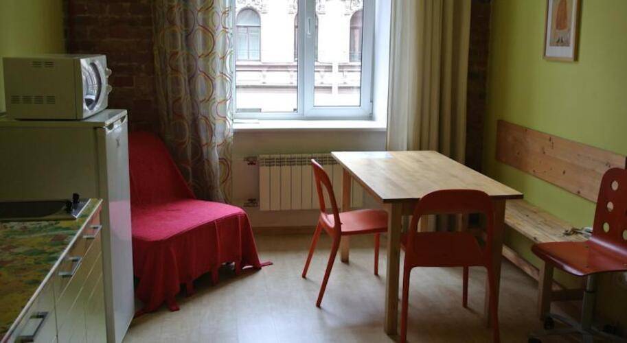 Apple-Paradise Apartments