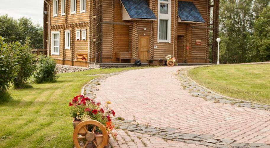 Гостиницы Малые Карелы