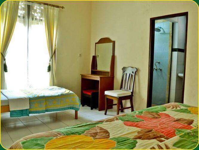 Hotel Jati And Home Stay