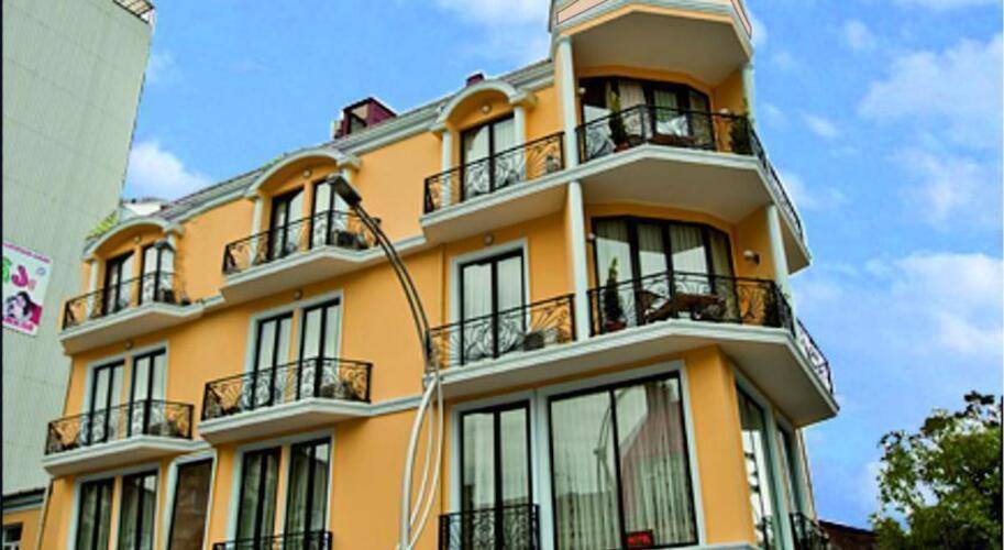 Eiffel Hotel
