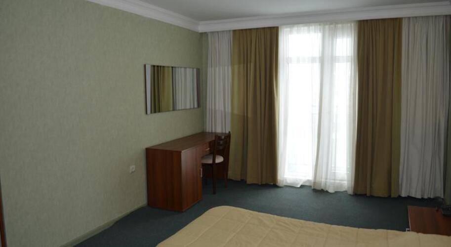 Green House Hotel