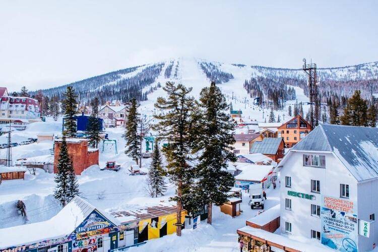 Отель Снежный