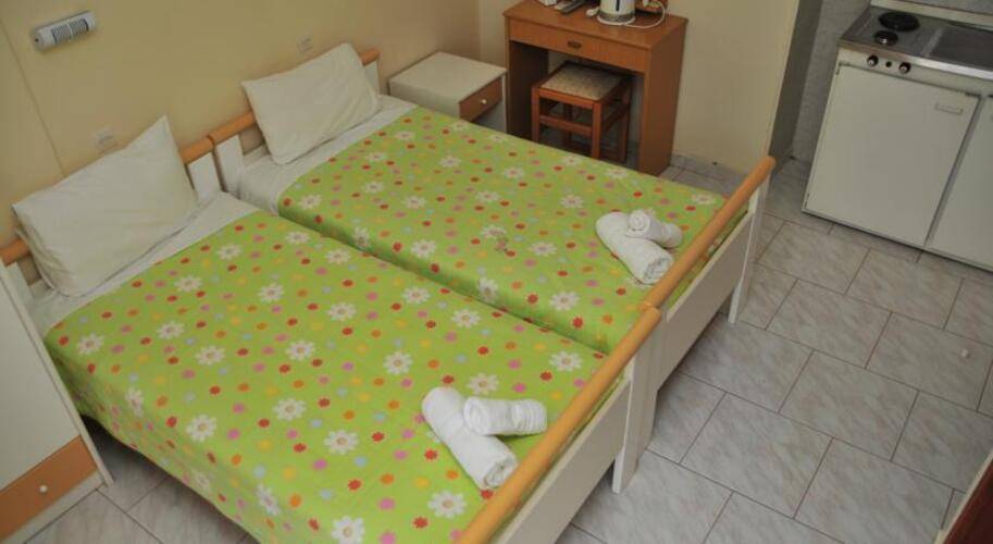 Seaside Studios (Dionisiou Beach)