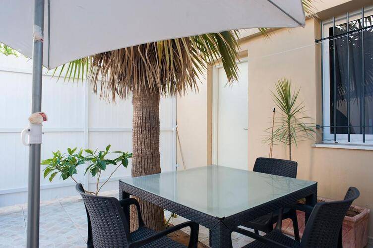Geula Suites