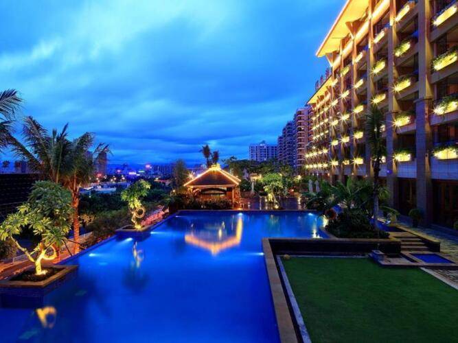 Four Season Ocean Courtyard Hotel
