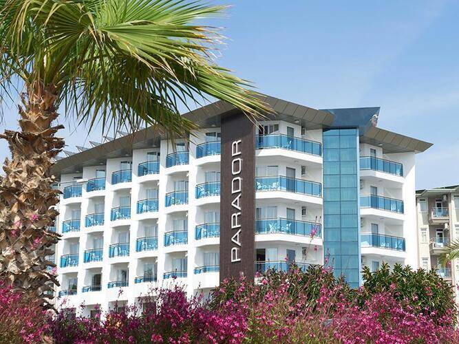 Parador Beach Hotel