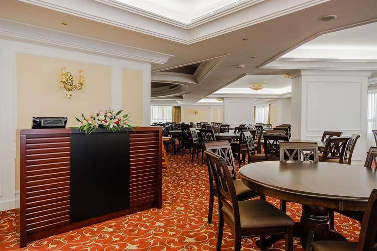 Crystal Plaza Al Majaz (Ex.Tulip Inn Al Khan Hotel)