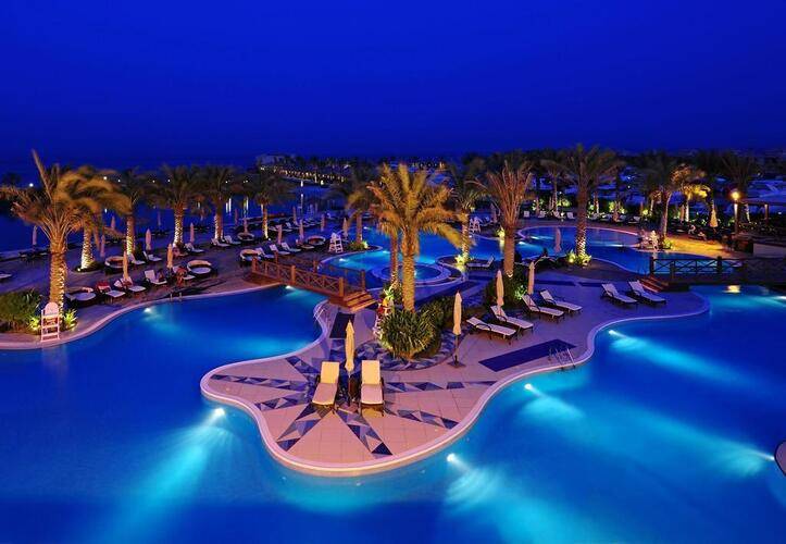 Al Bander Hotel & Resort