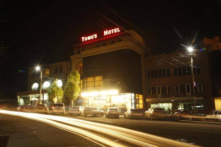 Tomus Hotel