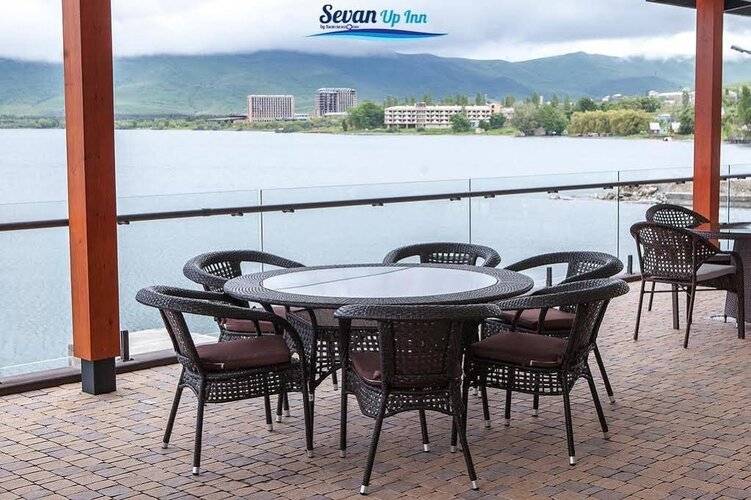 Sevan Up Inn