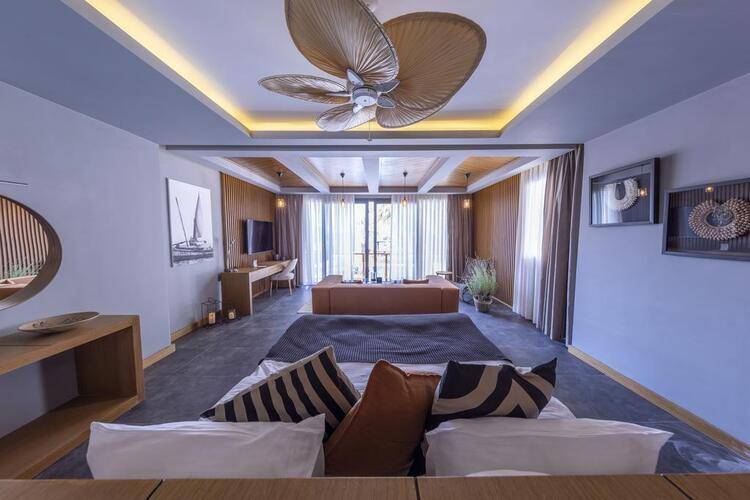 Moyo Beach Hotel