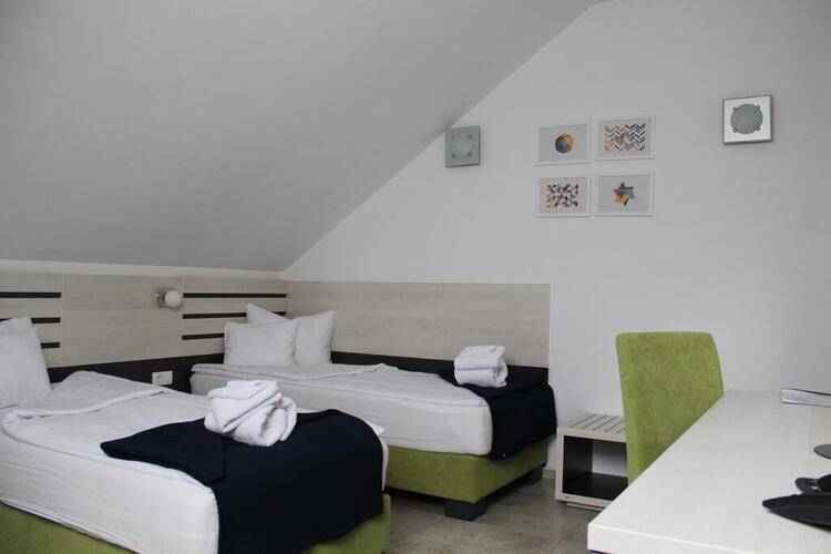 11tica Dm Hotel