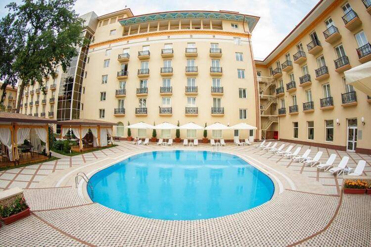 Lotte City Hotel Tashkent Palace